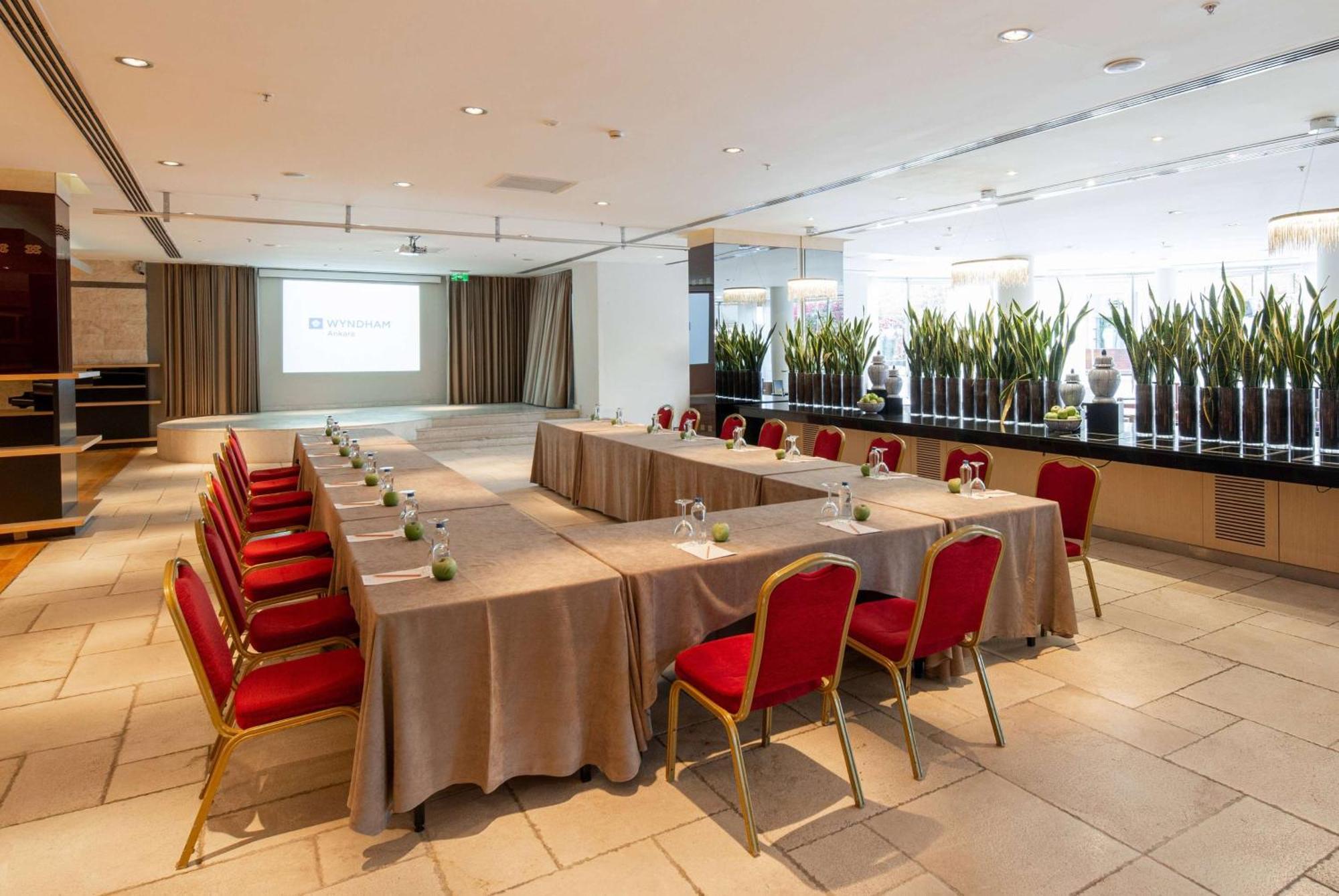 Otel Wyndham 5*